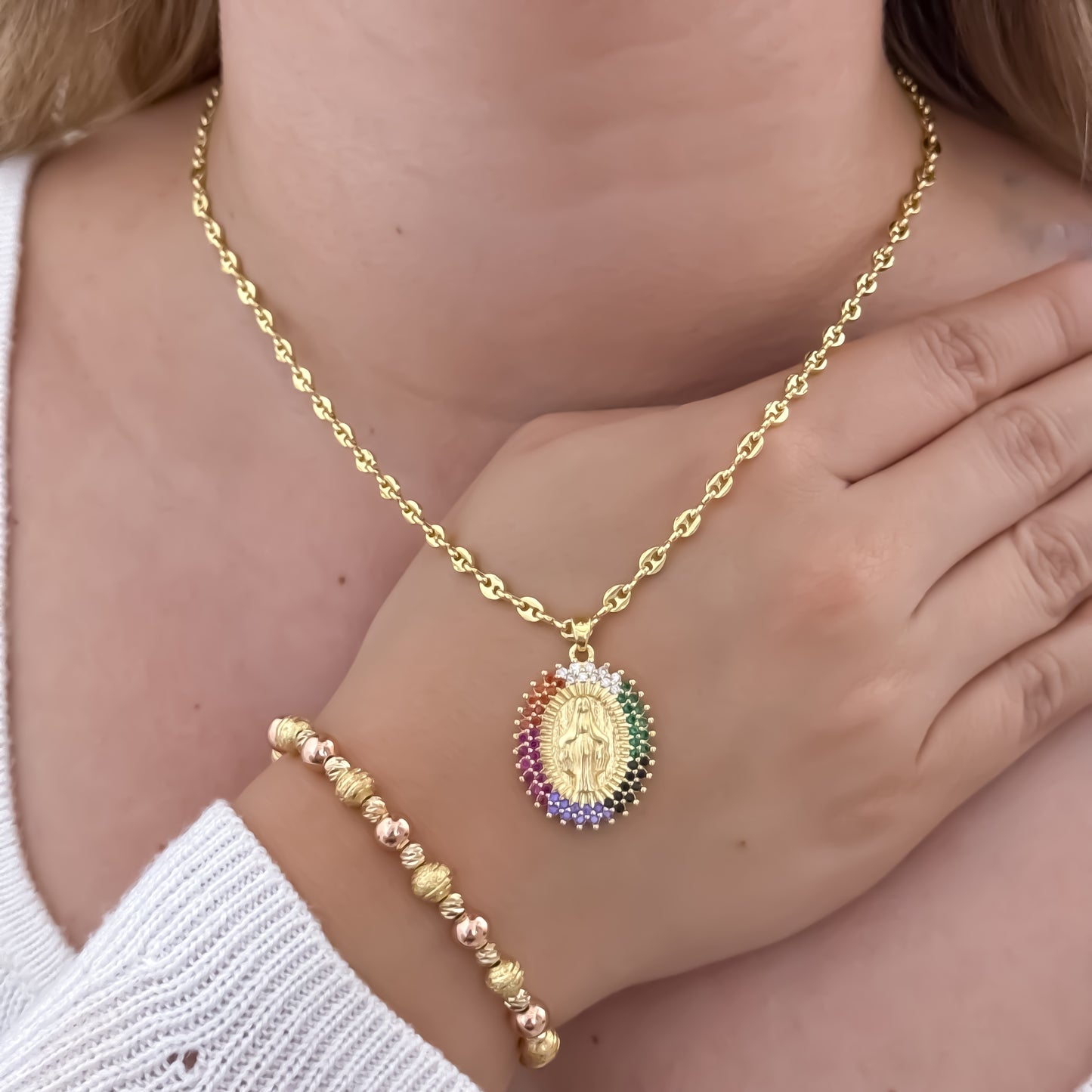 Cadena Tejido Gucci de Dama de 45cm de 3mm + Virgen Milagrosa con Circones de Colores + Pulsera Diamantada con Oro Rosa en ORO 10K con Garantía de por vida