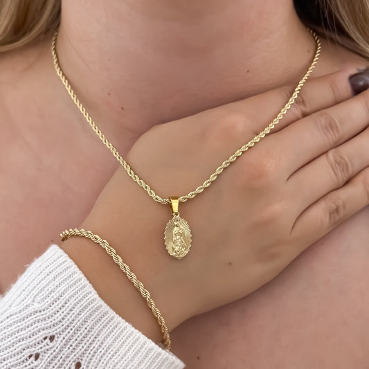 Cadena Tejido Lazo de Dama de 45cm de 3mm de Grosor + Virgen de Guadalupe  Tallada + Pulsera Lazo de 18cm de 3mm de Grosor en ORO 10K con Garantía de por vida